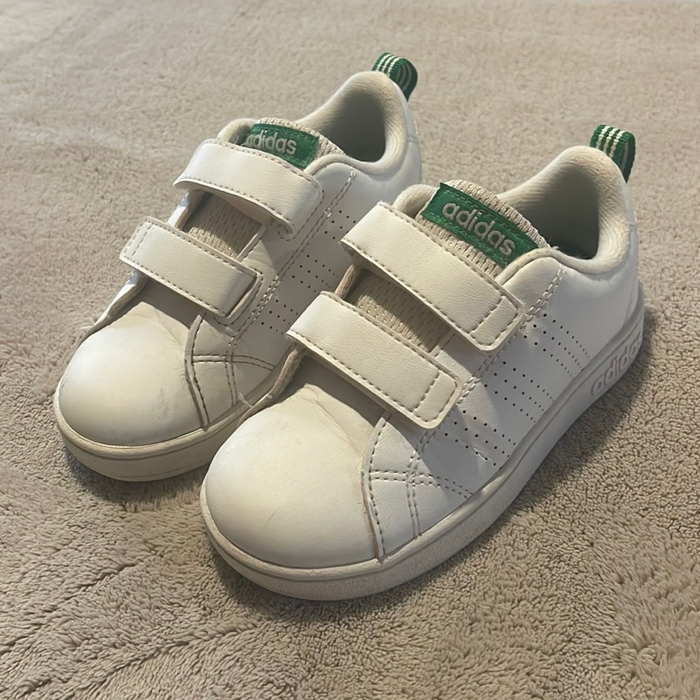 SOLD 🛑Kids SZ 9 White Adidas Neo Shoes
